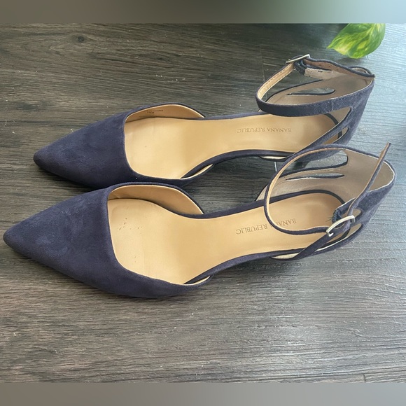 Banana Republic Navy Stilettos in Suede (Size 7) Pointy Toe - Picture 5 of 6